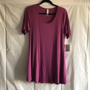 Lularoe dark magenta medium perfect tee
